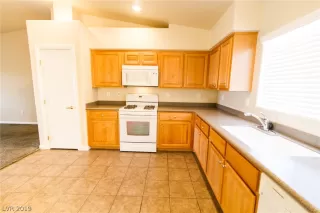 Photo #6: 2061511 Listing 