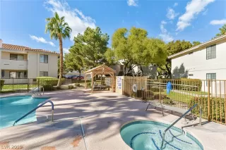 Photo #4: 2061582 Listing 