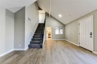 Photo #3: 2061651 Listing 