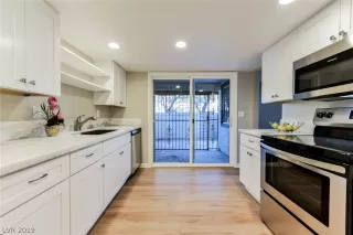 Photo #5: 2061651 Listing 