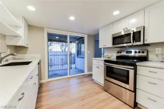 Photo #6: 2061651 Listing 