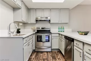 Photo #4: 2061700 Listing 