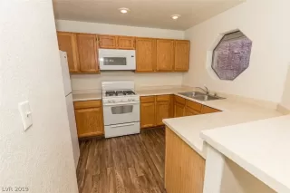 Photo #5: 2061716 Listing 