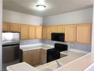 Photo #4: 2061718 Listing