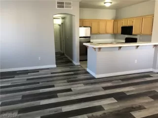 Photo #6: 2061718 Listing