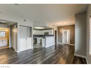 Photo #4: 2061733 Listing