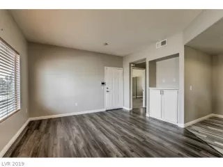 Photo #5: 2061733 Listing