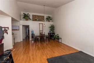 Photo #1: 2061758 Listing 