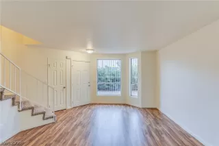 Photo #2: 2061770 Listing 