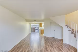 Photo #5: 2061770 Listing 