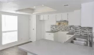 Photo #2: 2061783 Listing 