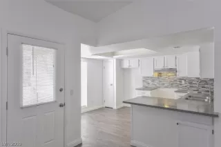 Photo #4: 2061783 Listing 