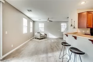 Photo #3: 2061801 Listing