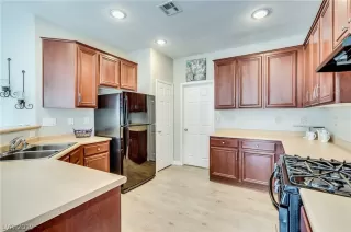 Photo #4: 2061801 Listing