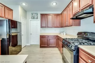 Photo #5: 2061801 Listing