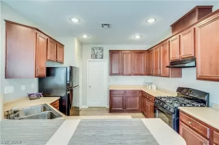 Photo #6: 2061801 Listing