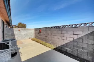 Photo #5: 2061833 Listing