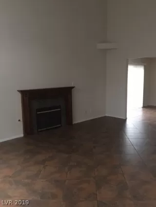 Photo #3: 2061842 Listing