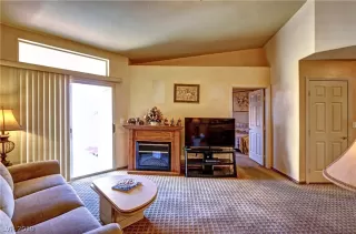 Photo #4: 2061942 Listing 