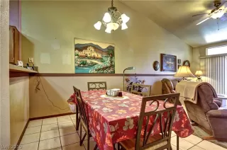 Photo #5: 2061942 Listing 