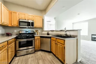 Photo #6: 2061943 Listing