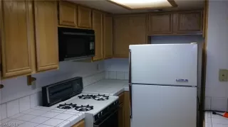 Photo #4: 2062031 Listing