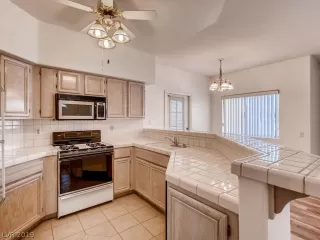 Photo #3: 2062040 Listing