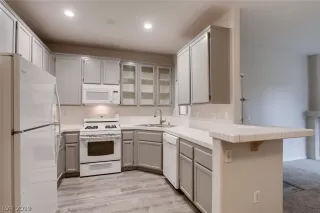 Photo #3: 2062103 Listing