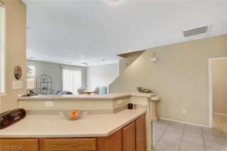 Photo #6: 2062134 Listing