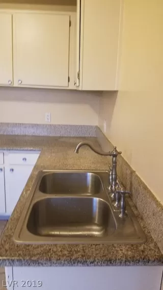 Photo #4: 2062144 Listing 