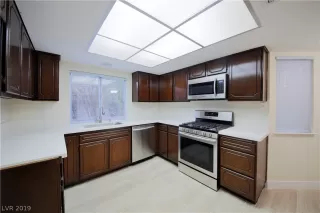 Photo #5: 2062292 Listing