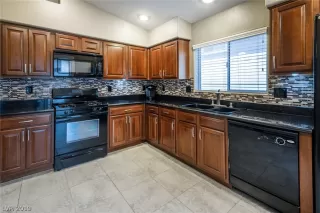 Photo #2: 2062323 Listing