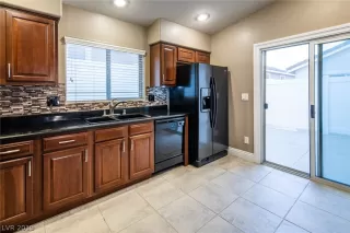 Photo #3: 2062323 Listing