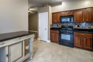 Photo #4: 2062323 Listing