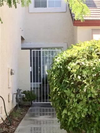 Photo #5: 2062390 Listing