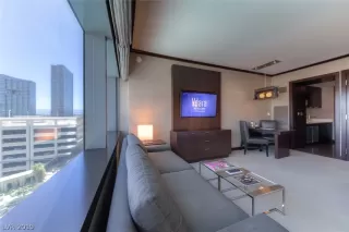 Photo #3: 2062530 Listing