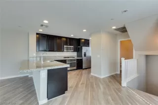 Photo #2: 2062612 Listing 