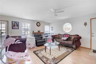 Photo #3: 2062633 Listing