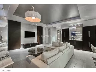 Photo #3: 2062663 Listing