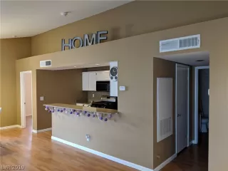 Photo #1: 2062667 Listing 