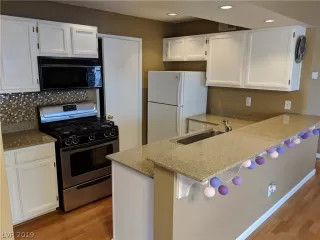 Photo #3: 2062667 Listing 