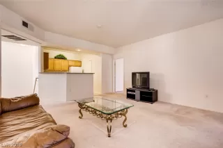 Photo #3: 2062765 Listing