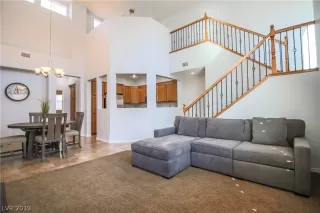 Photo #5: 2062777 Listing