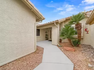 Photo #2: 2062840 Listing