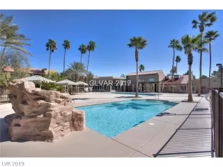 Photo #5: 2062891 Listing