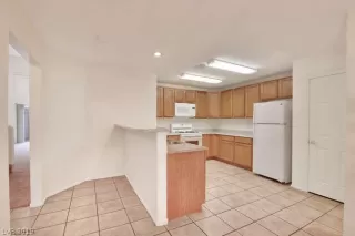 Photo #5: 2062930 Listing