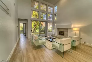 Photo #6: 2062961 Listing 