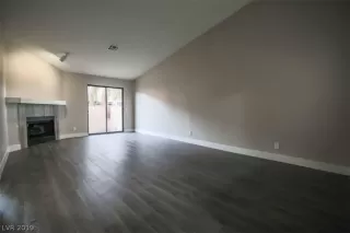 Photo #6: 2062962 Listing