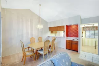 Photo #5: 2062971 Listing