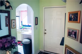 Photo #5: 2063021 Listing